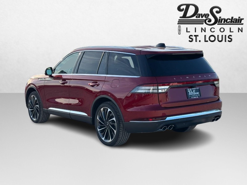 Lincoln Aviator Vehicle Full-screen Gallery Image 05