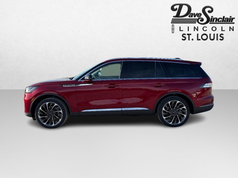 Lincoln Aviator Vehicle Full-screen Gallery Image 06