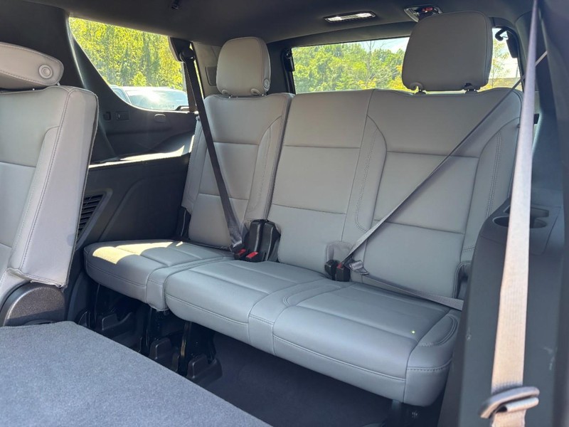 Chevrolet Tahoe Vehicle Full-screen Gallery Image 11