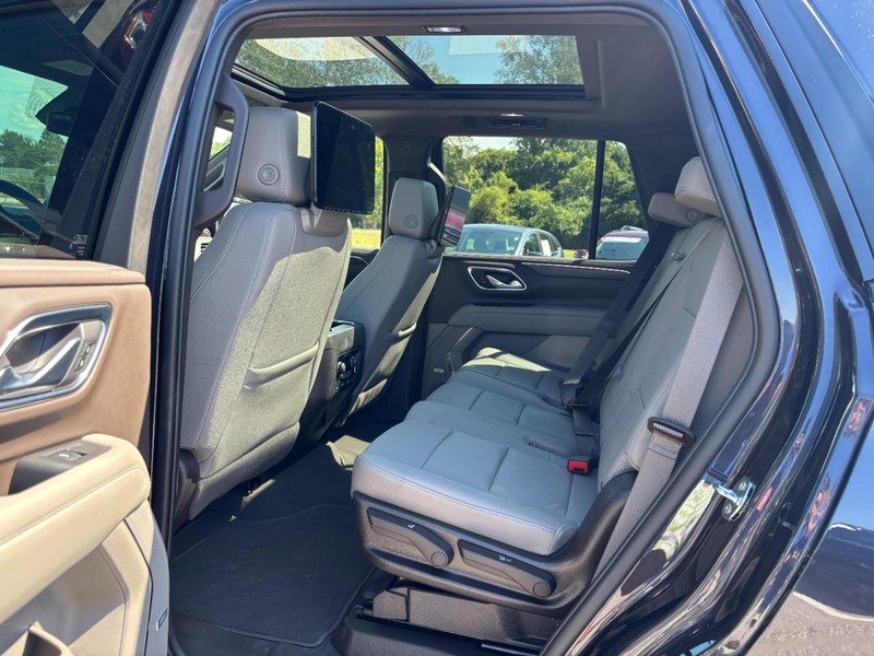 Chevrolet Tahoe Vehicle Full-screen Gallery Image 12