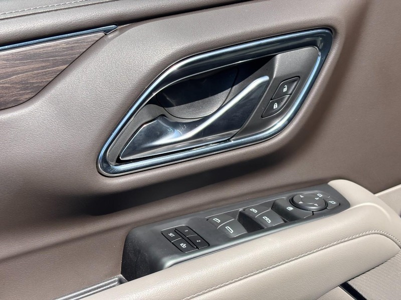 Chevrolet Tahoe Vehicle Full-screen Gallery Image 18