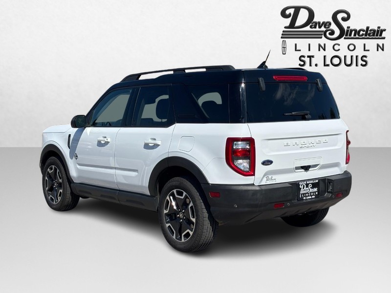 Ford Bronco Sport Vehicle Full-screen Gallery Image 05