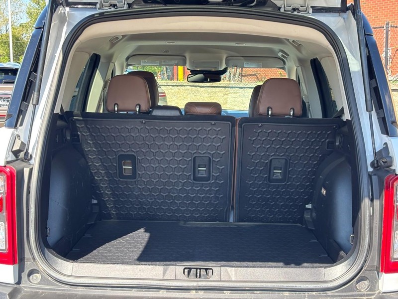 Ford Bronco Sport Vehicle Full-screen Gallery Image 09