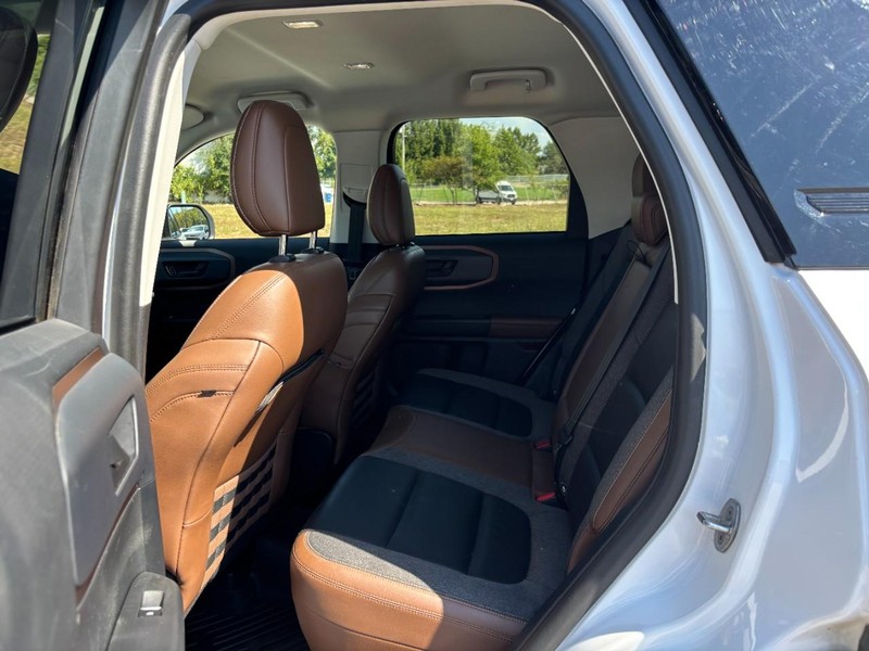 Ford Bronco Sport Vehicle Full-screen Gallery Image 11