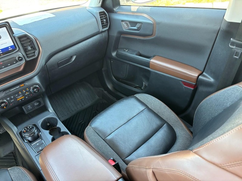 Ford Bronco Sport Vehicle Full-screen Gallery Image 14