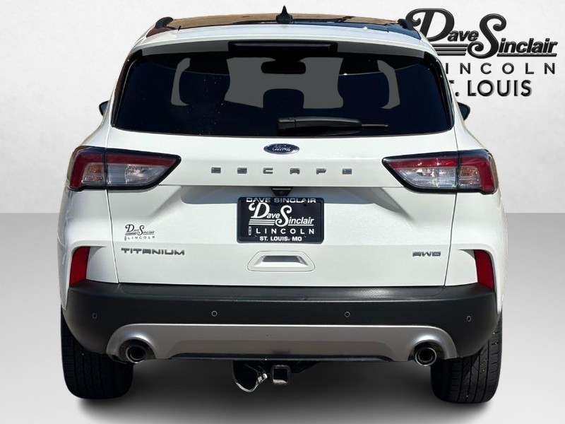 Ford Escape Vehicle Full-screen Gallery Image 04