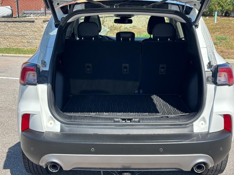 Ford Escape Vehicle Full-screen Gallery Image 10