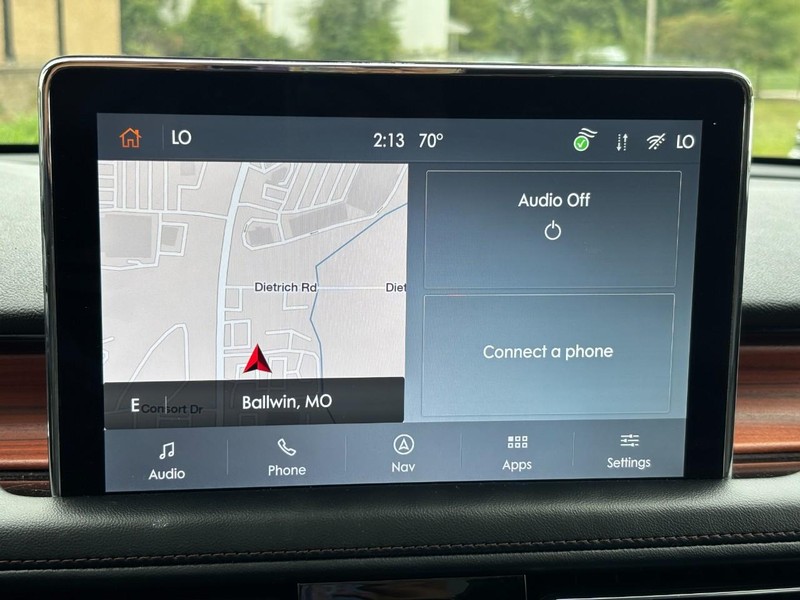 Lincoln Aviator Vehicle Full-screen Gallery Image 22