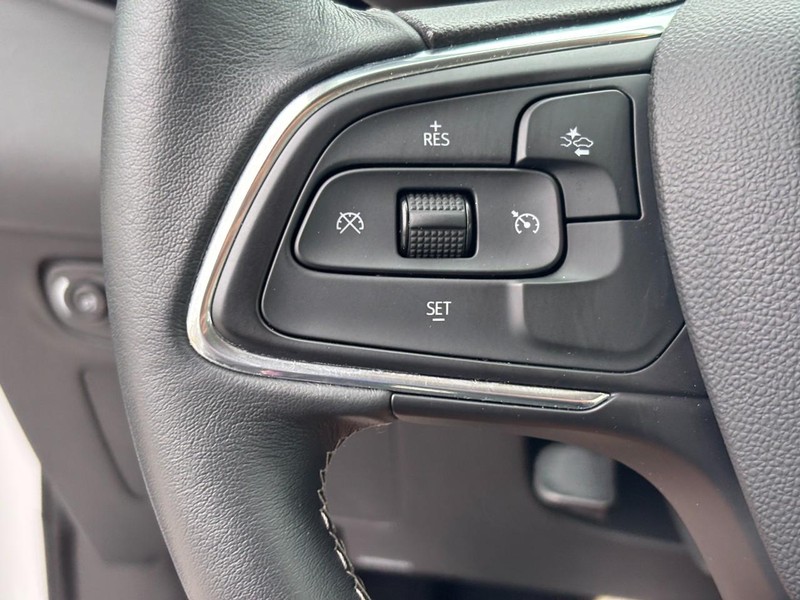 Buick Encore GX Vehicle Full-screen Gallery Image 17
