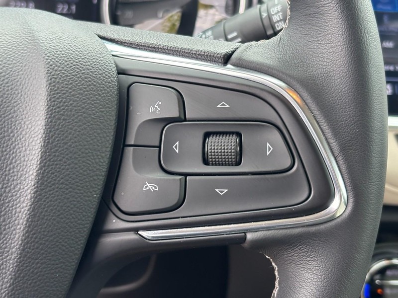 Buick Encore GX Vehicle Full-screen Gallery Image 18