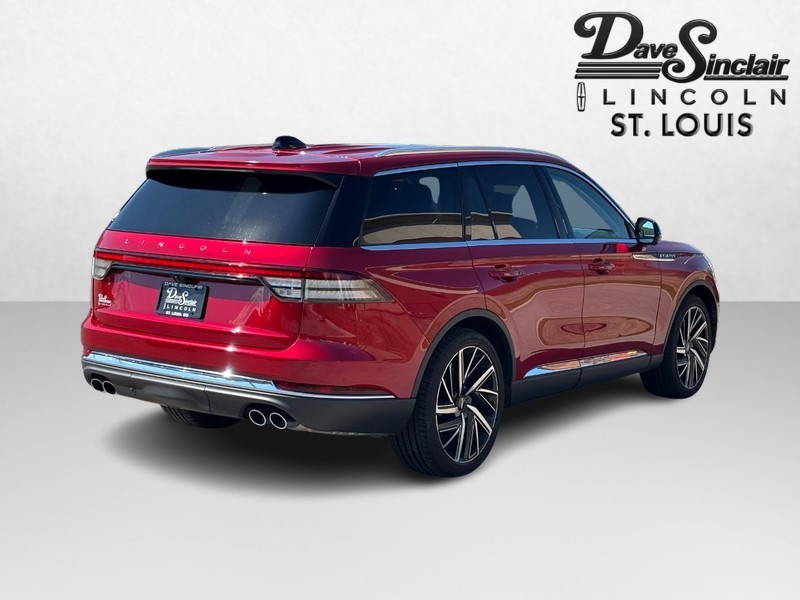 Lincoln Aviator Vehicle Full-screen Gallery Image 03