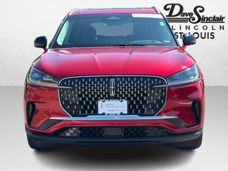 Lincoln Aviator Vehicle Full-screen Gallery Image 09