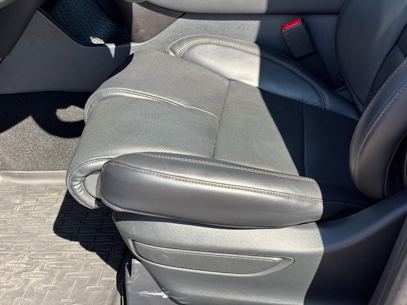 Lincoln Aviator Vehicle Full-screen Gallery Image 17