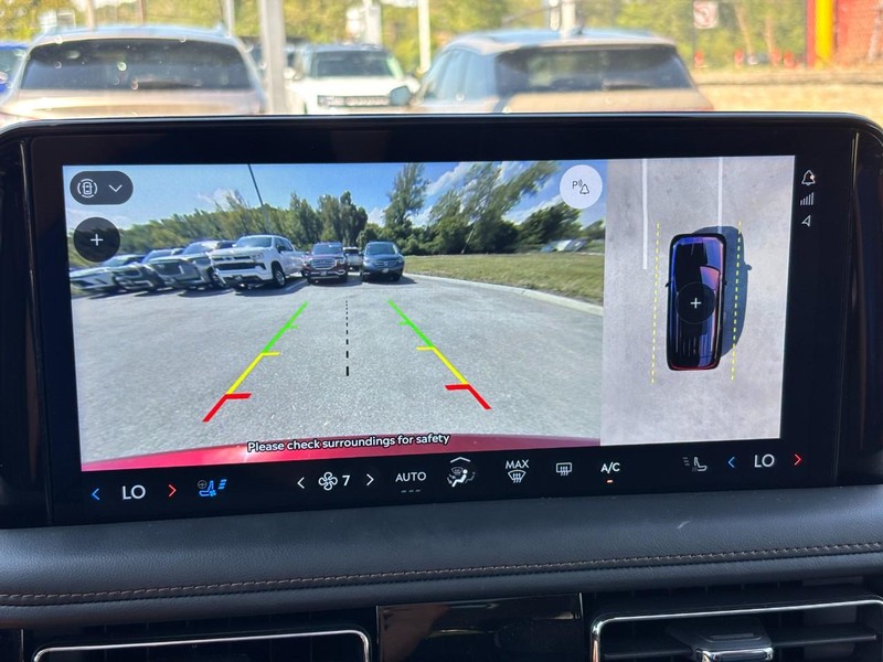 Lincoln Aviator Vehicle Full-screen Gallery Image 23