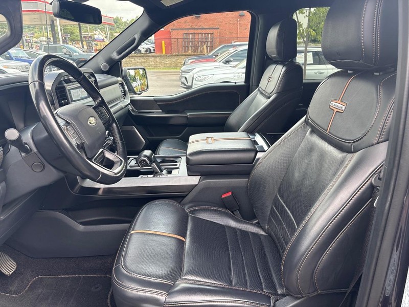 Ford F-150 Vehicle Full-screen Gallery Image 05
