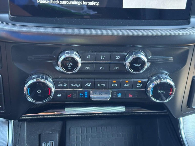 Ford F-150 Vehicle Full-screen Gallery Image 24