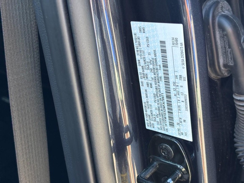 Ford F-150 Vehicle Full-screen Gallery Image 25