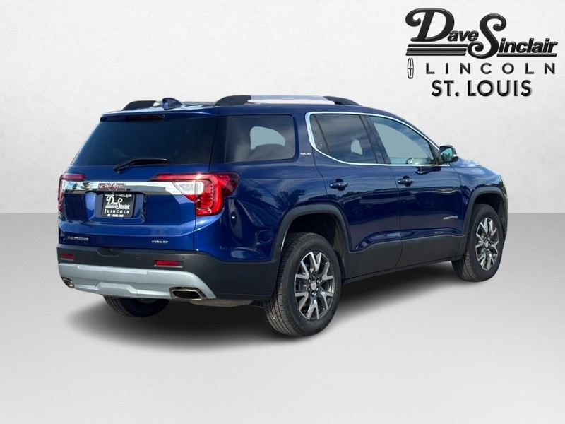 GMC Acadia Vehicle Full-screen Gallery Image 03