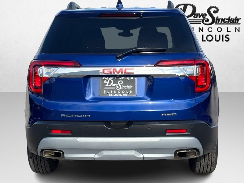 GMC Acadia Vehicle Full-screen Gallery Image 04