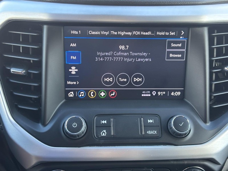 GMC Acadia Vehicle Full-screen Gallery Image 22