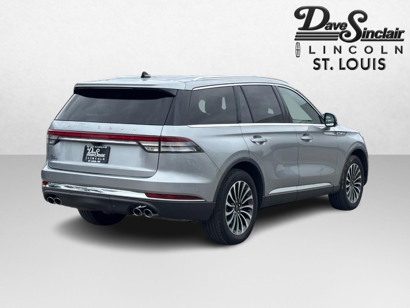 Lincoln Aviator Vehicle Full-screen Gallery Image 03