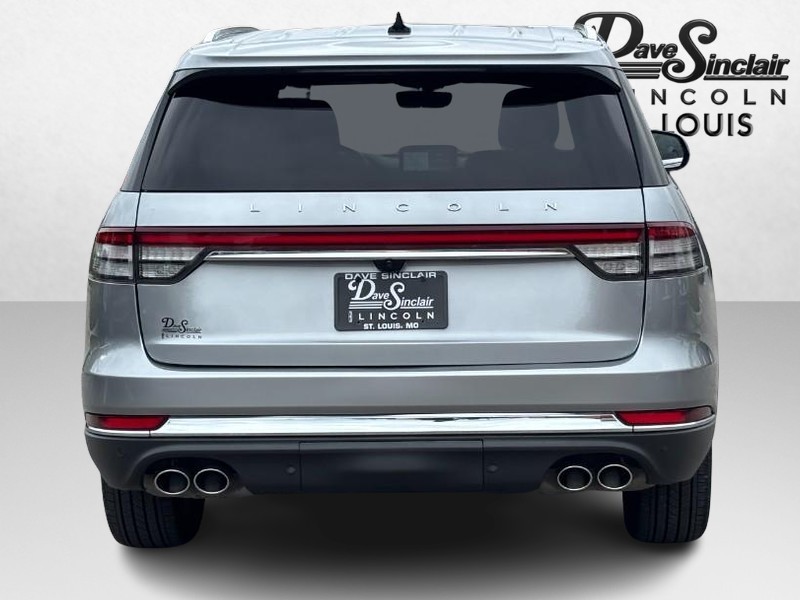 Lincoln Aviator Vehicle Full-screen Gallery Image 04