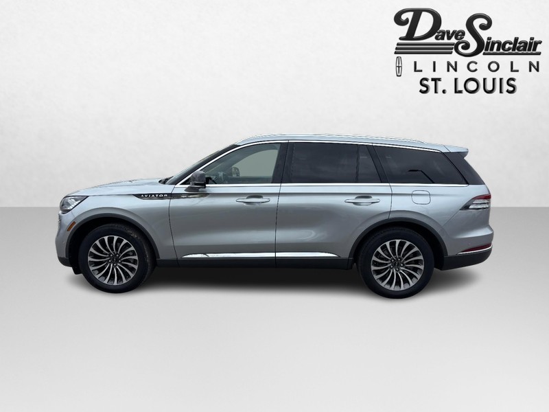 Lincoln Aviator Vehicle Full-screen Gallery Image 06