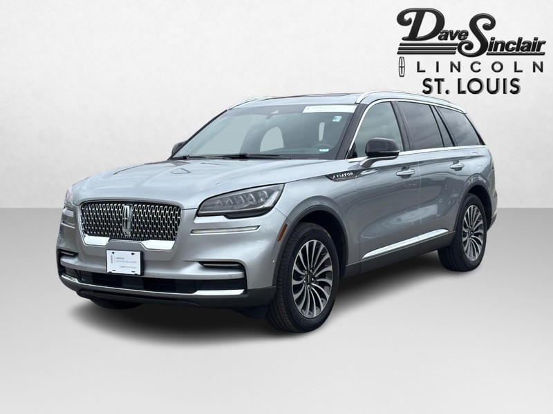 Lincoln Aviator Vehicle Full-screen Gallery Image 07