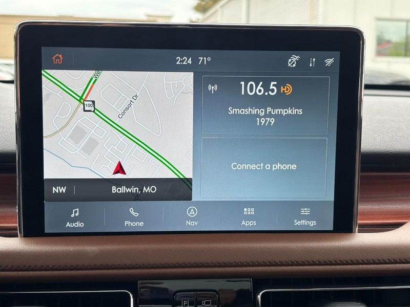 Lincoln Aviator Vehicle Full-screen Gallery Image 22