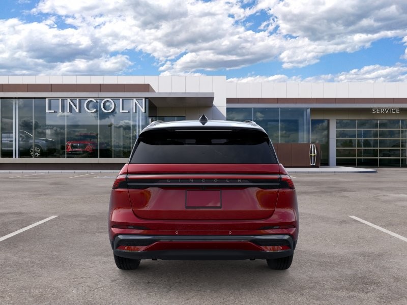 Lincoln Nautilus Vehicle Full-screen Gallery Image 05