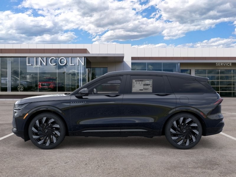 Lincoln Nautilus Vehicle Full-screen Gallery Image 03