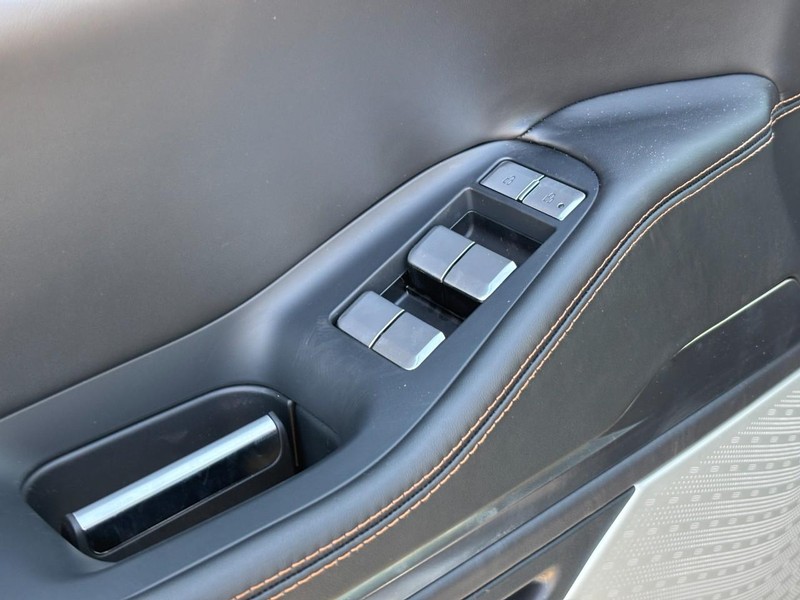 Lincoln Navigator Vehicle Full-screen Gallery Image 18