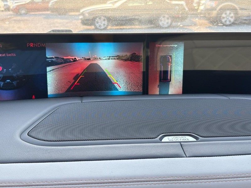 Lincoln Navigator Vehicle Full-screen Gallery Image 23