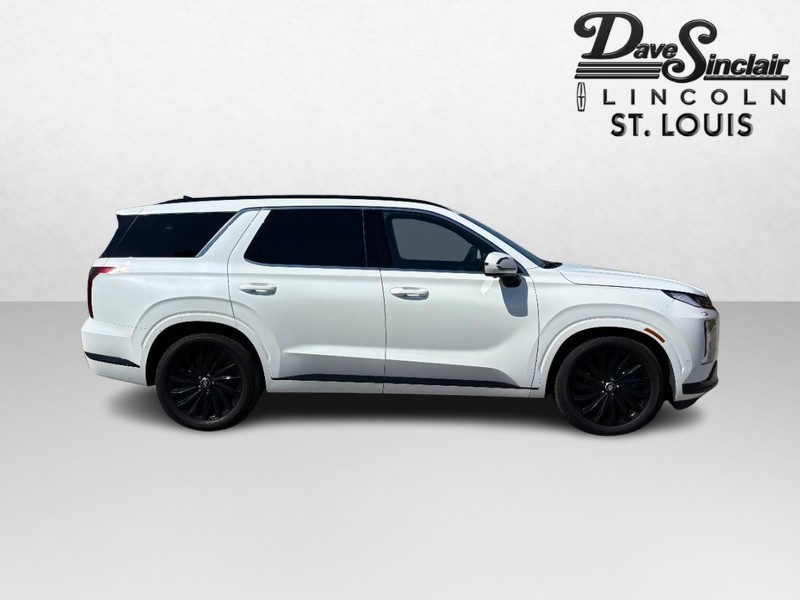 Hyundai Palisade Vehicle Full-screen Gallery Image 02