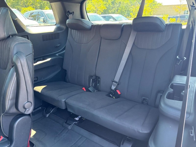 Hyundai Palisade Vehicle Full-screen Gallery Image 12
