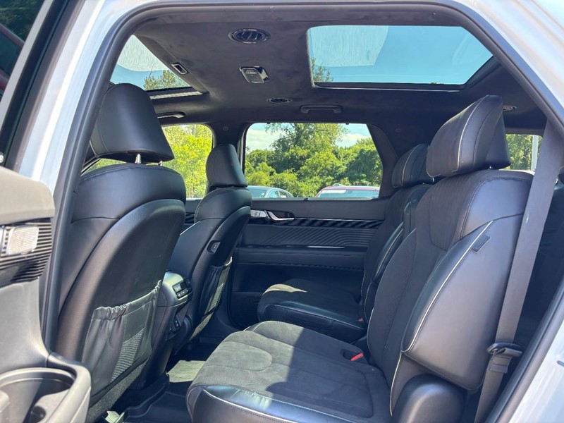 Hyundai Palisade Vehicle Full-screen Gallery Image 13