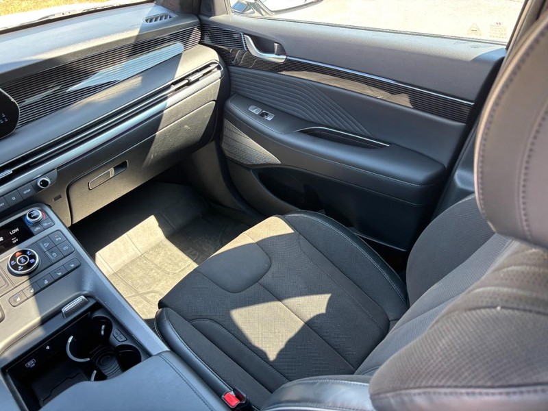 Hyundai Palisade Vehicle Full-screen Gallery Image 17