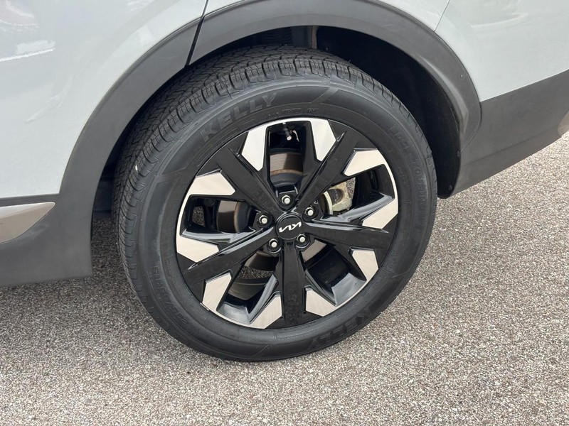 Kia Sportage Vehicle Full-screen Gallery Image 11