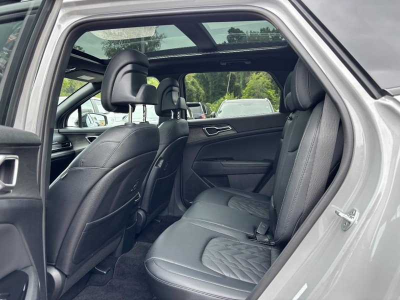 Kia Sportage Vehicle Full-screen Gallery Image 12