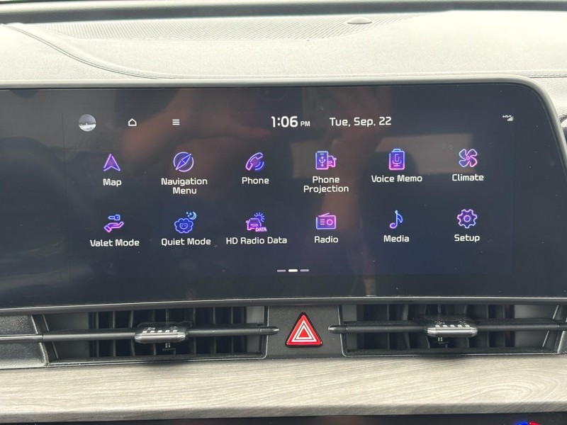 Kia Sportage Vehicle Full-screen Gallery Image 21