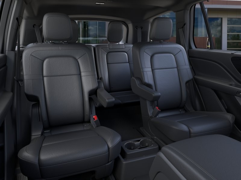 Lincoln Aviator Vehicle Full-screen Gallery Image 12