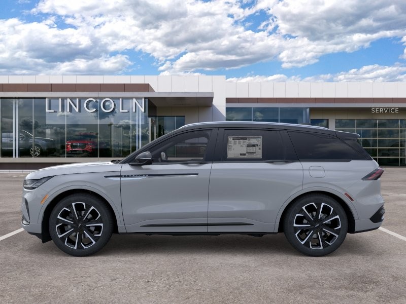 Lincoln Nautilus Vehicle Full-screen Gallery Image 03