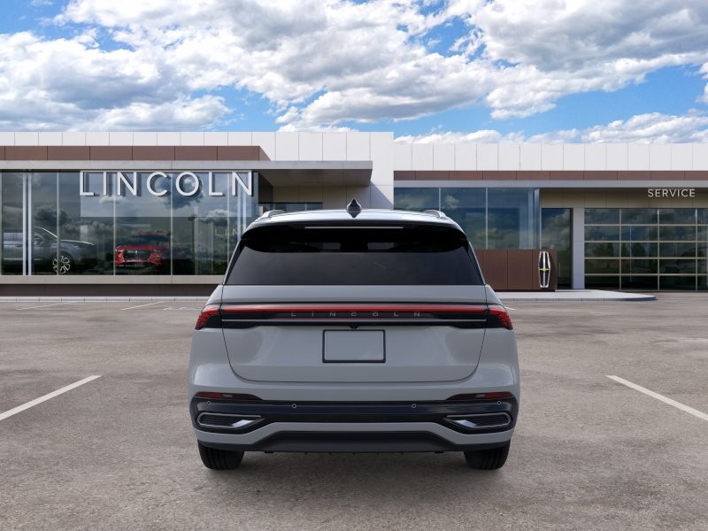 Lincoln Nautilus Vehicle Full-screen Gallery Image 05