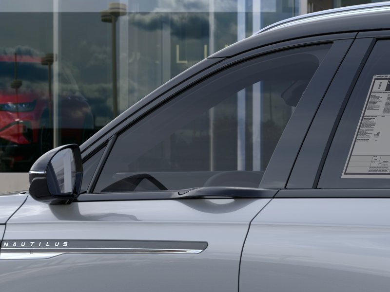 Lincoln Nautilus Vehicle Full-screen Gallery Image 21