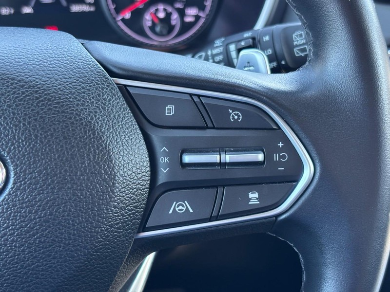 Hyundai Santa Fe Vehicle Full-screen Gallery Image 19