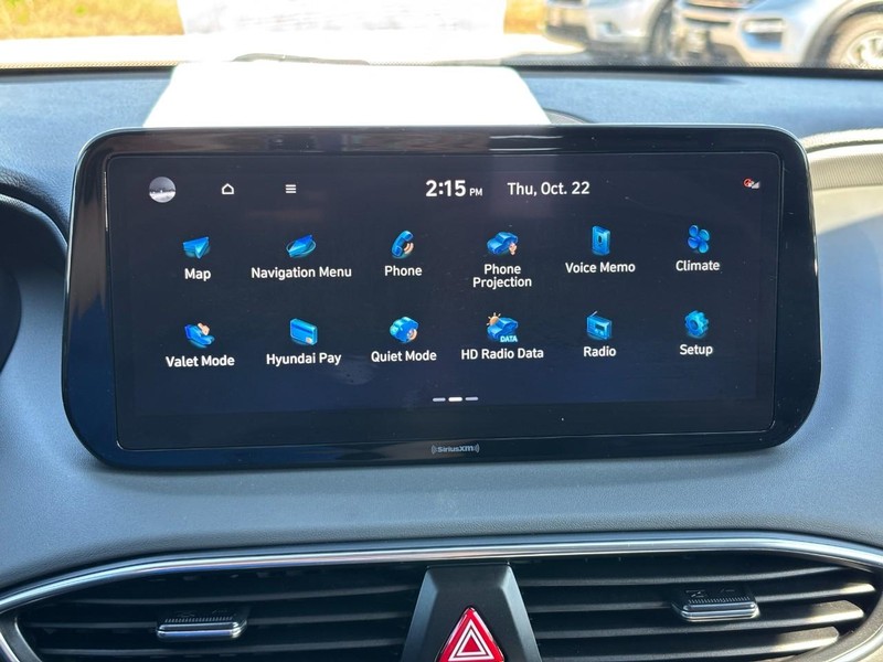 Hyundai Santa Fe Vehicle Full-screen Gallery Image 21