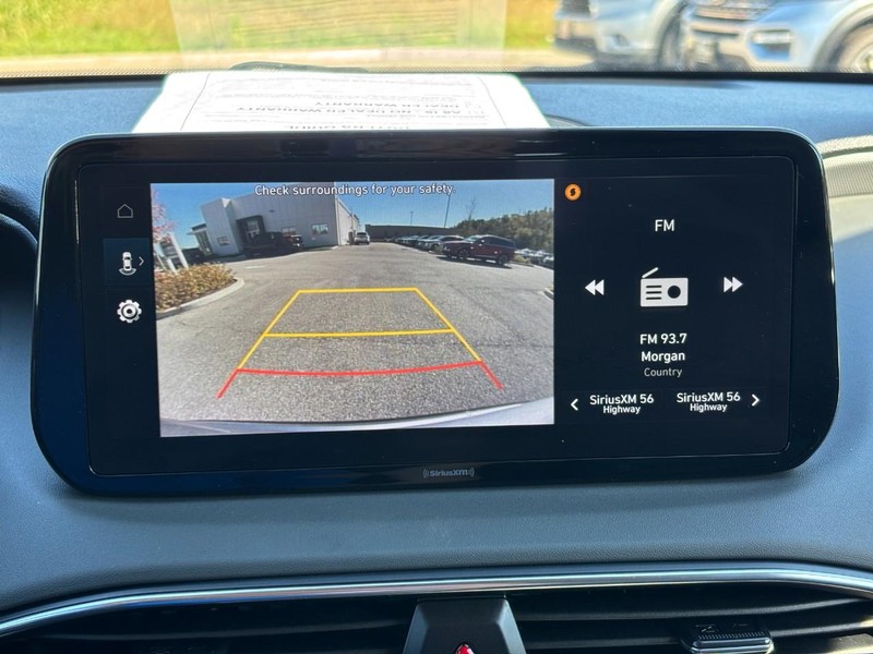 Hyundai Santa Fe Vehicle Full-screen Gallery Image 23