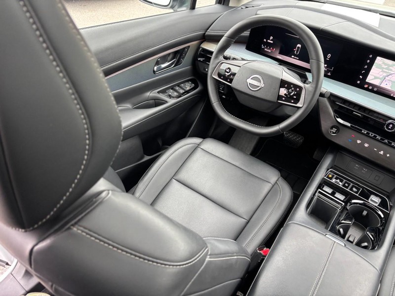 Nissan Murano Vehicle Full-screen Gallery Image 13