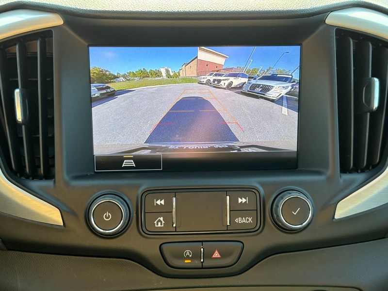 GMC Terrain Vehicle Full-screen Gallery Image 23