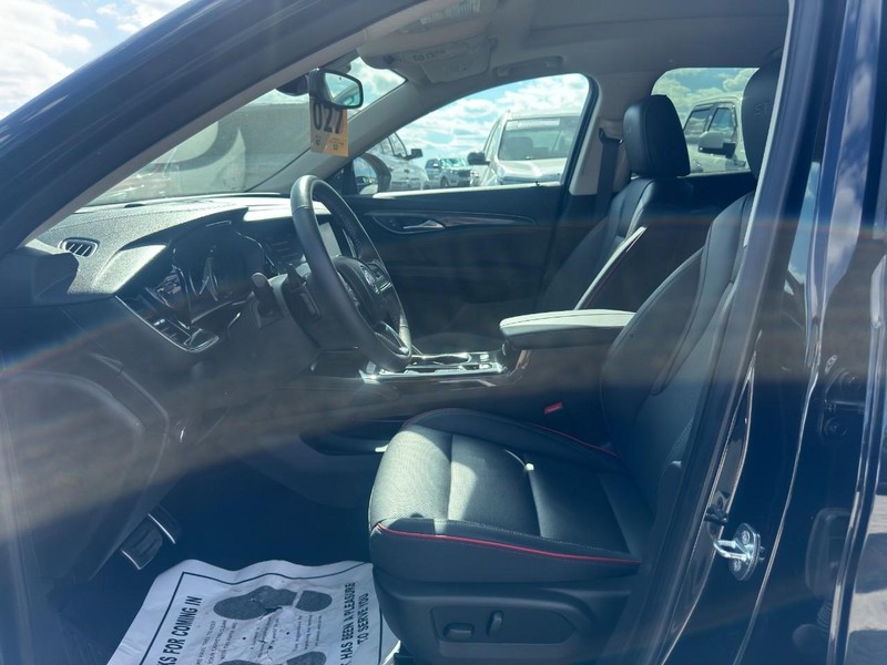 Buick Envision Vehicle Full-screen Gallery Image 10
